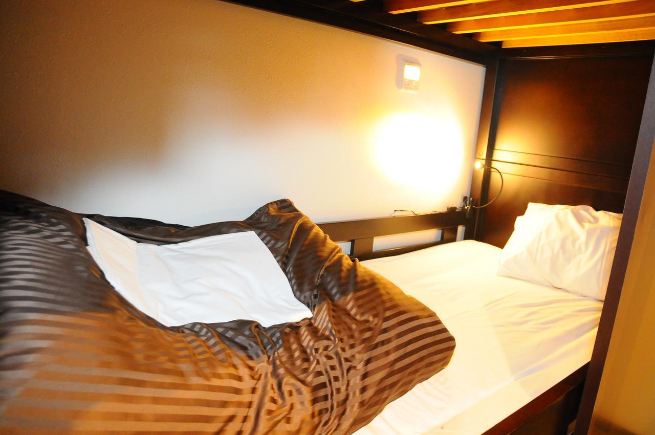 Lore Hostel Dotonbori Ōsaka Extérieur photo